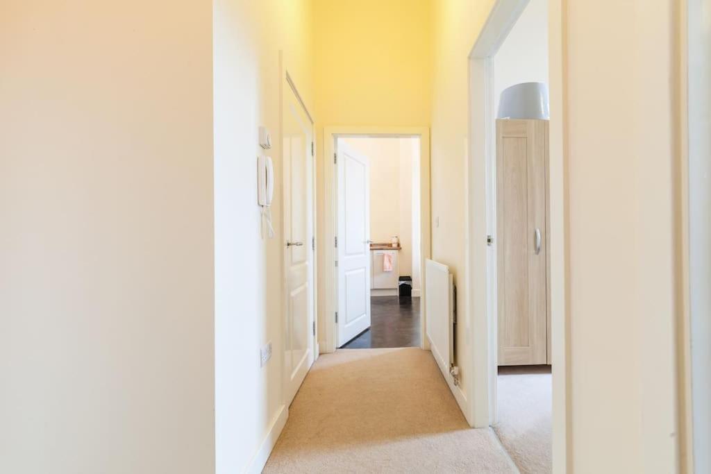 Fusilier Apartment Wrexham City Екстериор снимка