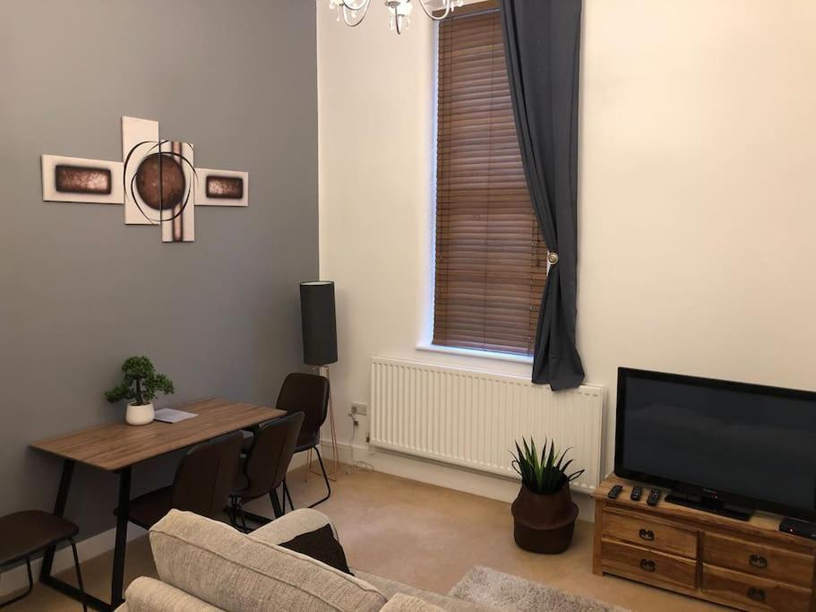 Fusilier Apartment Wrexham City Екстериор снимка