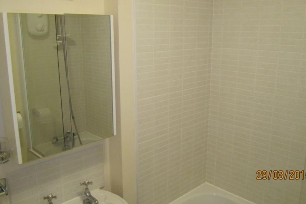 Fusilier Apartment Wrexham City Екстериор снимка