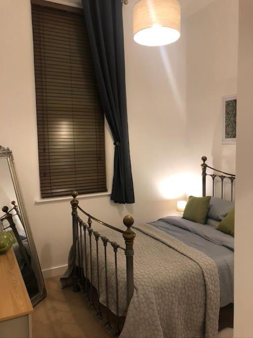Fusilier Apartment Wrexham City Екстериор снимка