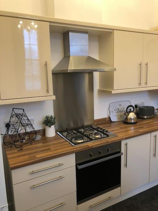 Fusilier Apartment Wrexham City Екстериор снимка